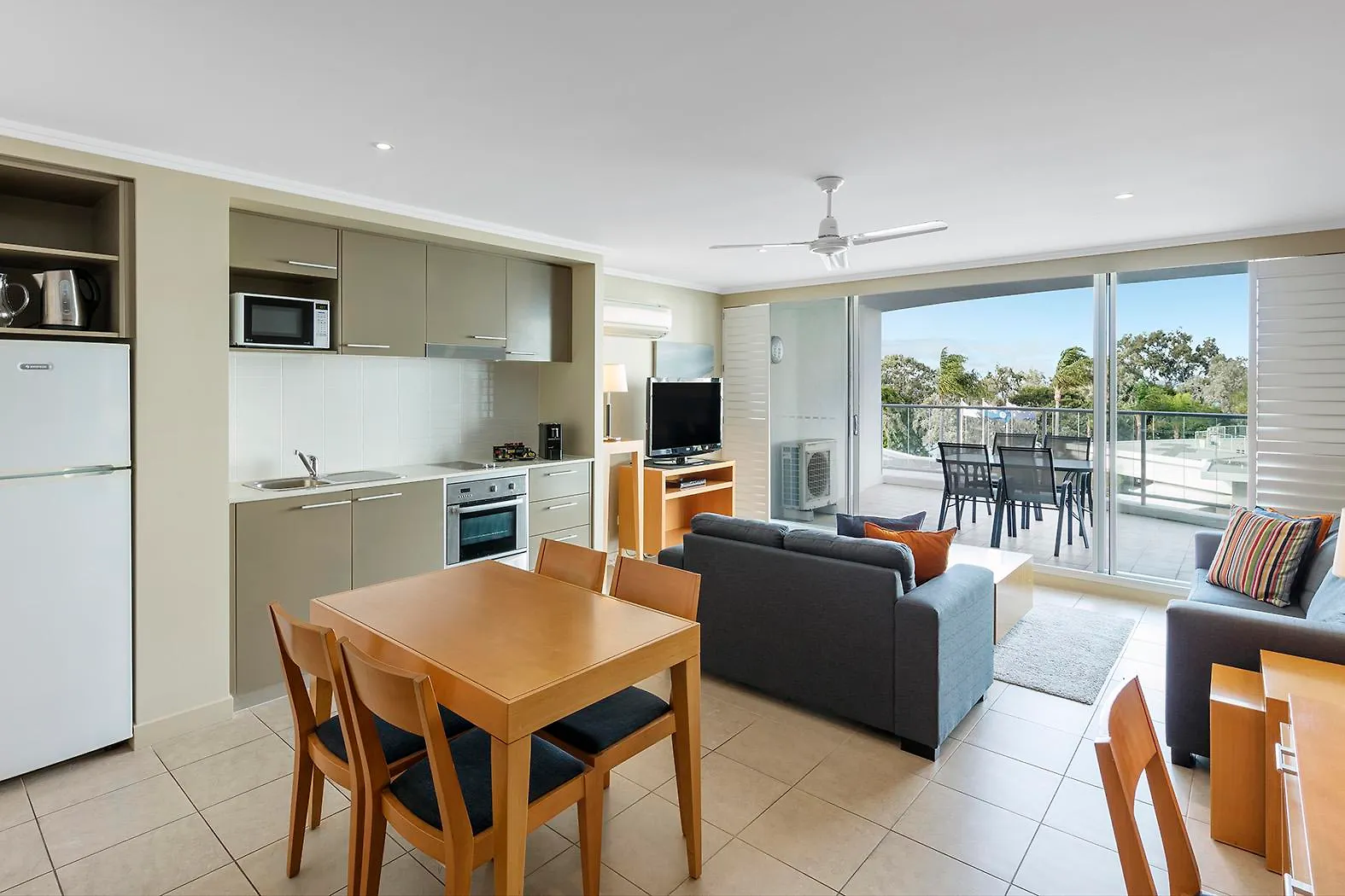 מלון דירות Oaks Hervey Bay Resort And Spa